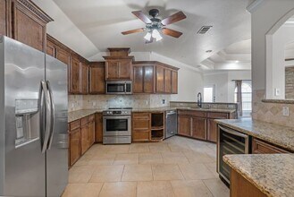 13910 Whitecap Blvd in Corpus Christi, TX - Foto de edificio - Building Photo