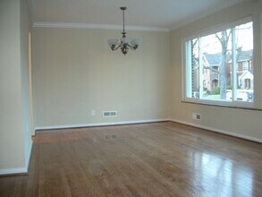 7128 Tulane Ave, Unit 2nd Floor in University City, MO - Foto de edificio - Building Photo