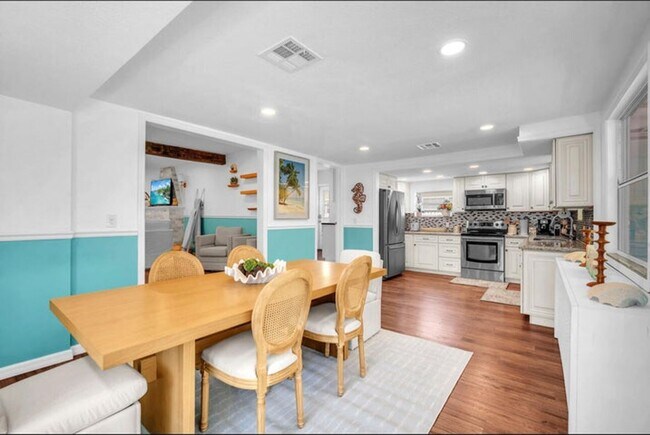 528 N Palmway in Lake Worth Beach, FL - Building Photo - Building Photo