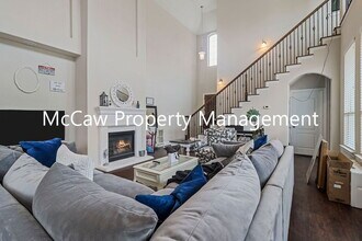 2438 Sunderland Ln in Lewisville, TX - Building Photo - Building Photo