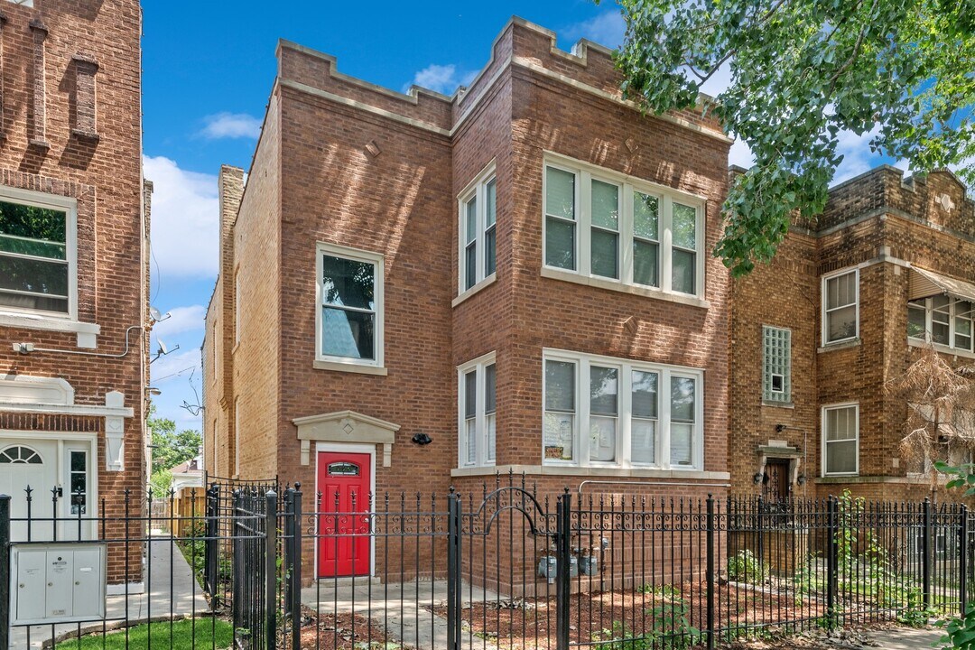 1127 S Mason Ave-Unit -1 in Chicago, IL - Building Photo