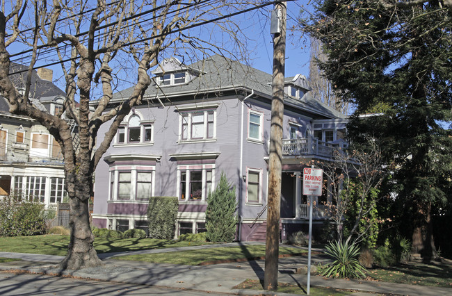 1625 Central Ave in Alameda, CA - Foto de edificio - Building Photo