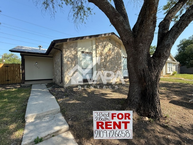 7923 Langport in San Antonio, TX - Building Photo - Building Photo