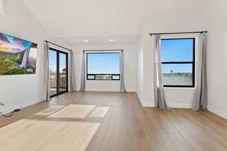 1060 Calle Del Cerro in San Clemente, CA - Building Photo - Building Photo