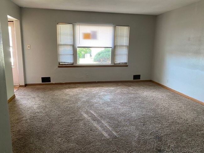 2807 Glenwood Ave, Unit #1 in Rockford, IL - Building Photo - Building Photo