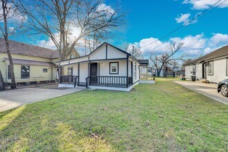 418 E Avenue F in Midlothian, TX - Building Photo - Building Photo