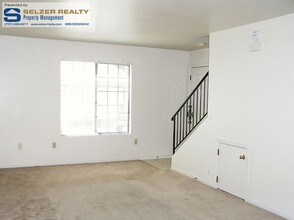 880 S Orchard Ave in Ukiah, CA - Building Photo - Building Photo
