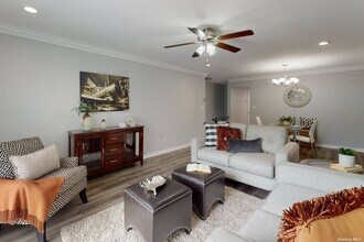 90 Middleton Rd-Unit -GO14 in Bohemia, NY - Building Photo - Building Photo