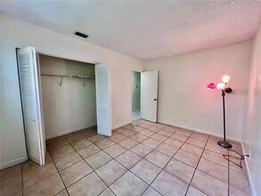 274 SW 9th St, Unit 2 in Dania Beach, FL - Building Photo - Building Photo
