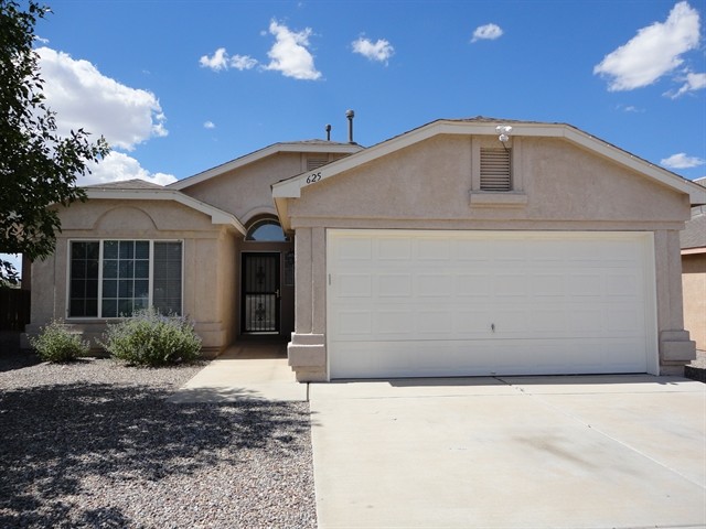 625 Valley Meadows Dr NE in Rio Rancho, NM - Building Photo