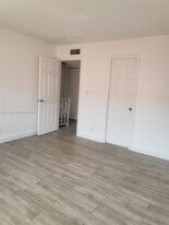 2554 NW 52nd Ave in Lauderhill, FL - Building Photo