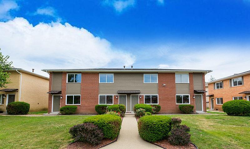 The Boulevard Townhomes in Springfield, IL - Foto de edificio