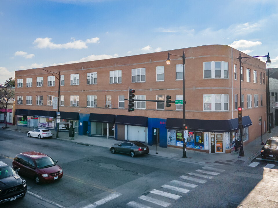 3957 W Irving Park Rd in Chicago, IL - Building Photo