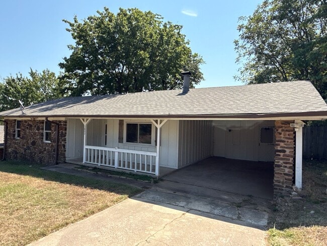 property at 1802 Parkview St