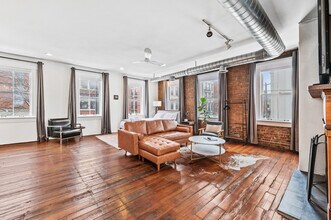 111 E 13th St in Cincinnati, OH - Building Photo - Building Photo