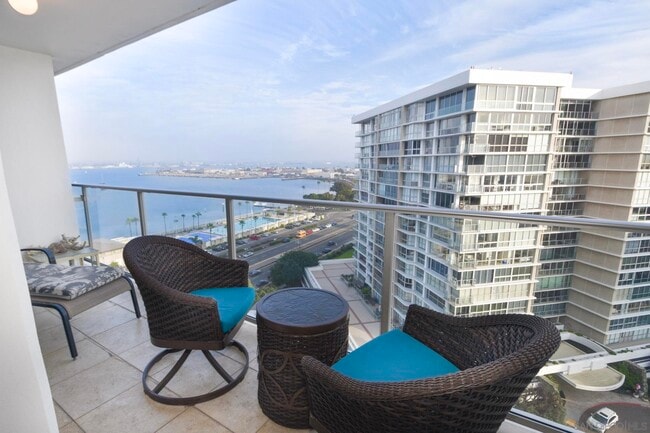 property at 1810 Avenida Del Mundo