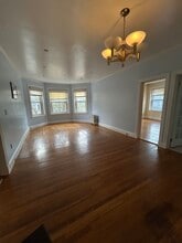 96 Saint Paul St, Unit 3 in Brookline, MA - Foto de edificio - Building Photo