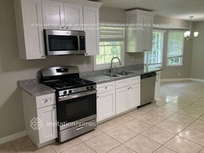 5668 Beechwood Dr SW in Stone Mountain, GA - Building Photo - Building Photo