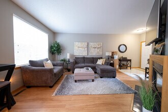 16329 Jatos Cir in Lakeville, MN - Building Photo - Building Photo