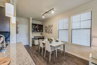 738 Durham Dr in Houston, TX - Building Photo - Building Photo