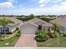 8932 Excelsior Loop in Venice, FL - Building Photo