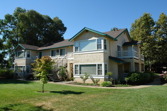 Amanda Place Apartments in Chico, CA - Foto de edificio - Building Photo