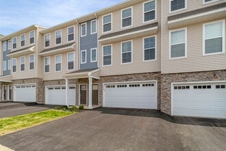 1829 Shady Ln in Mechanicsburg, PA - Building Photo - Building Photo