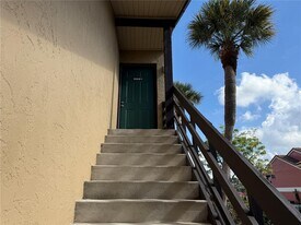 5691 Ashton Lake Dr in Sarasota, FL - Building Photo
