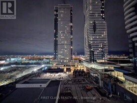 28 Interchange Wy in Vaughan, ON - Building Photo