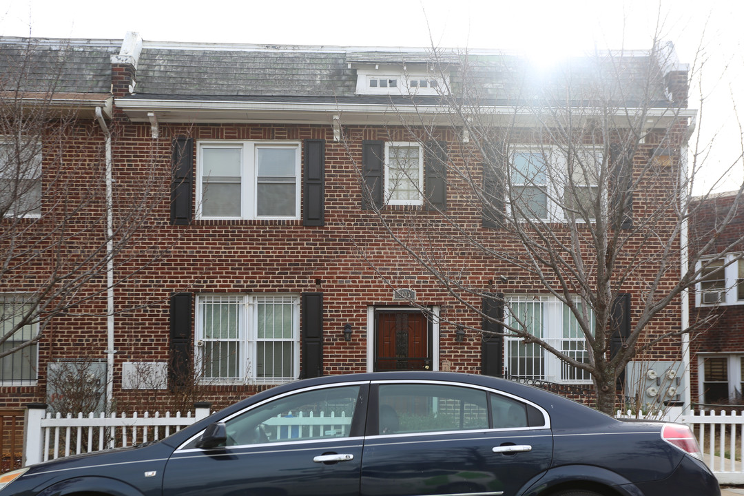 1703 Capitol Ave NE in Washington, DC - Foto de edificio