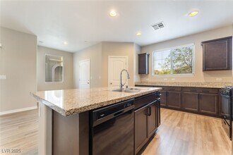 3049 Historic Horizon Ave in Henderson, NV - Building Photo - Building Photo