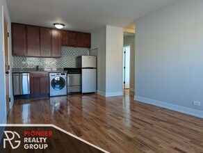 510 W Arlington Pl, Unit 4 in Chicago, IL - Building Photo - Building Photo