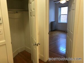 26 Hemenway St, Unit 18 in Boston, MA - Foto de edificio - Building Photo