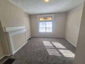 132 Evergreen Ave in Southgate, KY - Foto de edificio - Building Photo