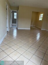 2751 NW 14th Ct in Fort Lauderdale, FL - Building Photo - Building Photo