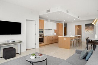 868 S Olive St in Los Angeles, CA - Foto de edificio - Building Photo