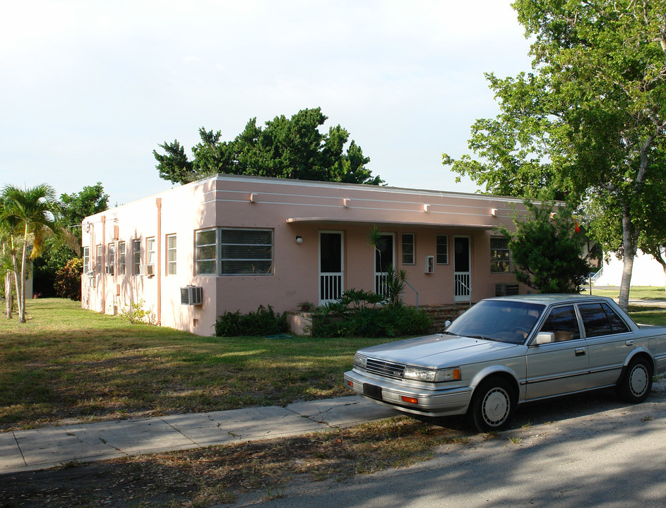 100 SE 13th St in Fort Lauderdale, FL - Building Photo