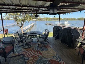 348 Lake Loop in Bellevue, TX - Building Photo