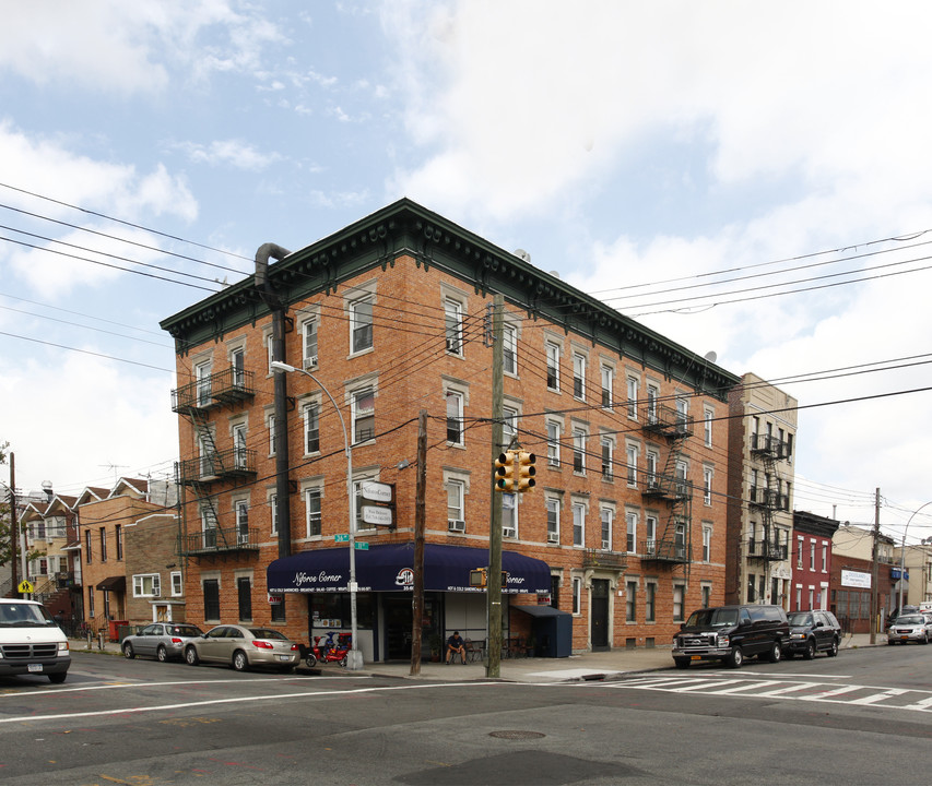 10-15 36th Ave in Astoria, NY - Building Photo