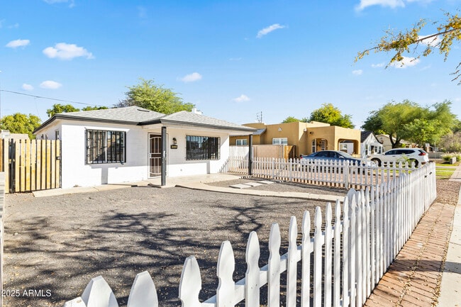 5946 West Myrtle Ave