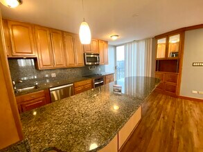 5820 Oakwood Dr in Lisle, IL - Building Photo - Building Photo