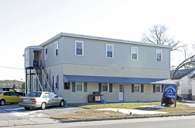 Islander Apartments in Poquoson, VA - Building Photo - Building Photo