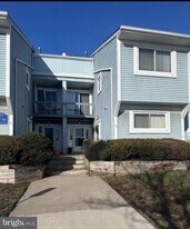 54 Hillcroft Way in Newtown, PA - Building Photo