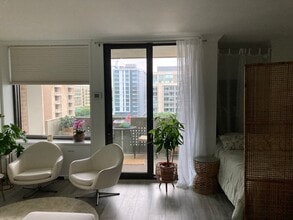 240 M St SW, Unit 703E in Washington, DC - Building Photo - Building Photo