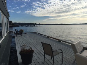 733 Lake St S in Kirkland, WA - Building Photo - Building Photo