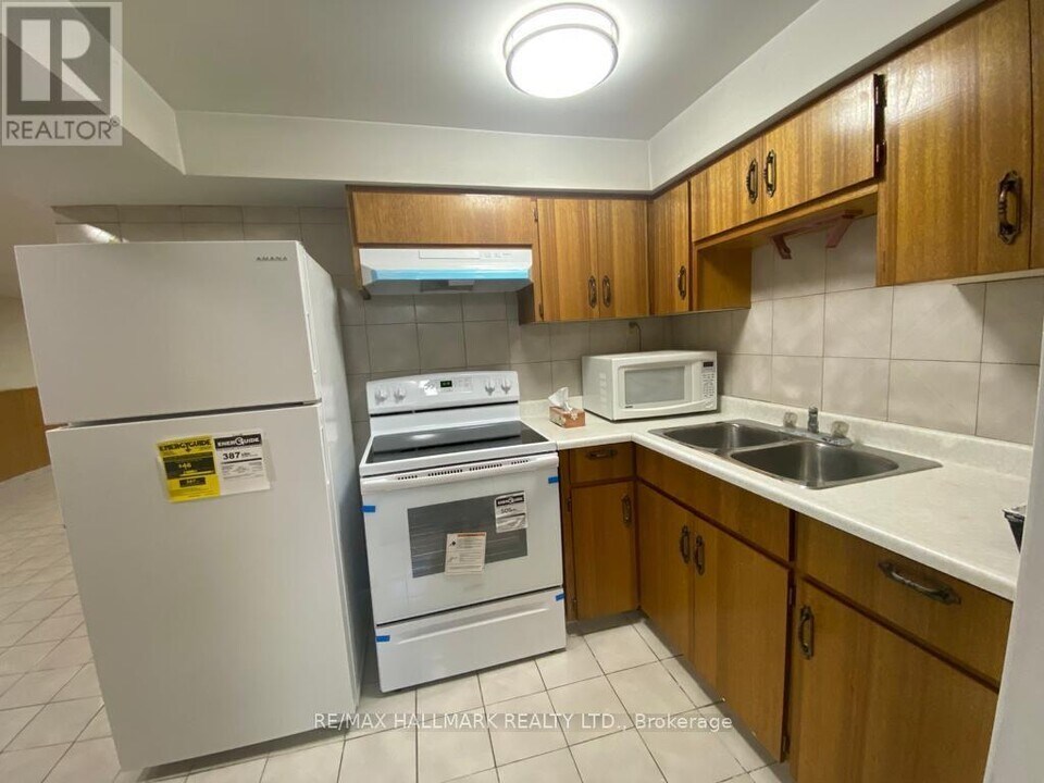 65 Marita Pl in Vaughan, ON - Building Photo