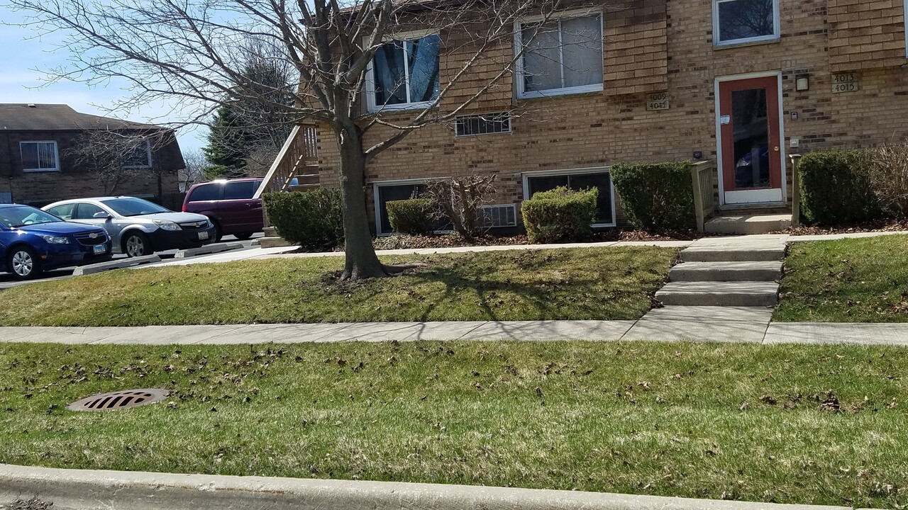 Franklin Street in Zion, IL - Building Photo