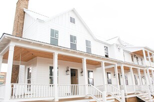 2110 Loretta Parker Lane in Barling, AR - Building Photo