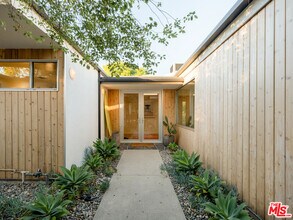 13025 Addison St in Los Angeles, CA - Building Photo - Building Photo