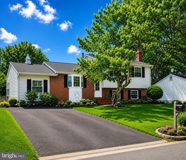 property at 5083 Macnamara Dr